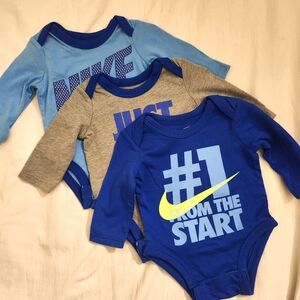 Kids NIKE Set of 3 baby long sleeve Onesies size Newborn New